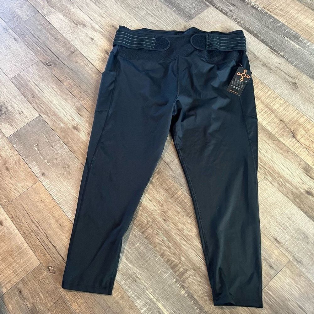 Tommie copper women A 2 Pocket crop  leggings 24” size 3XL